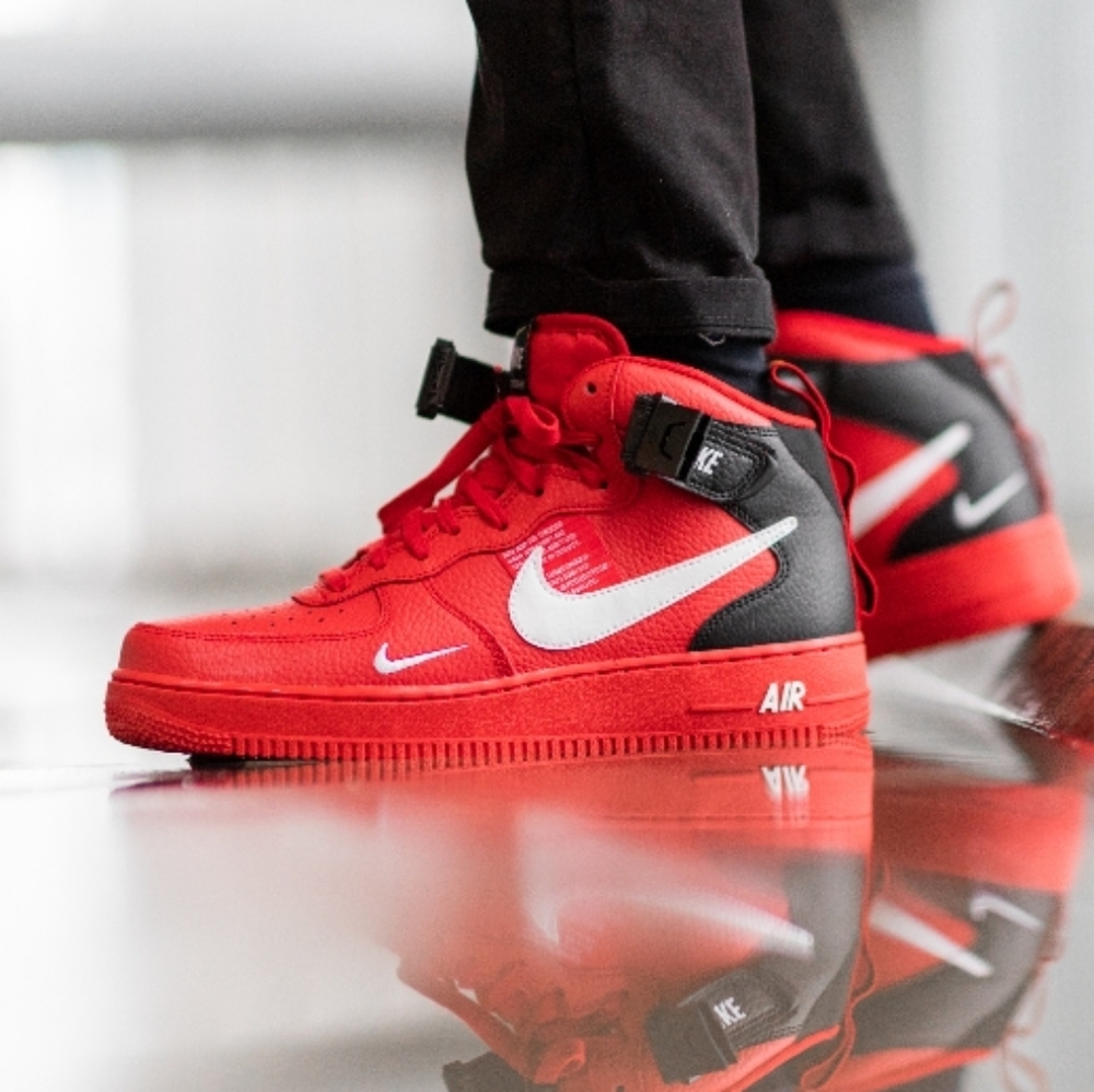 Air Force 1 Mid '07 lv8 University Red/White-Black-Tour Vintage Jordan's